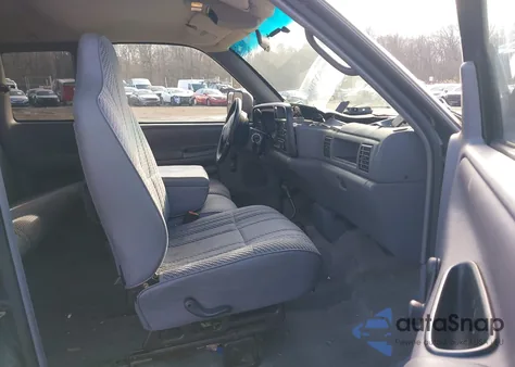 1997 Dodge Ram 1500 St из США, поврежденный, VIN 3B7HF13Y8VG778817